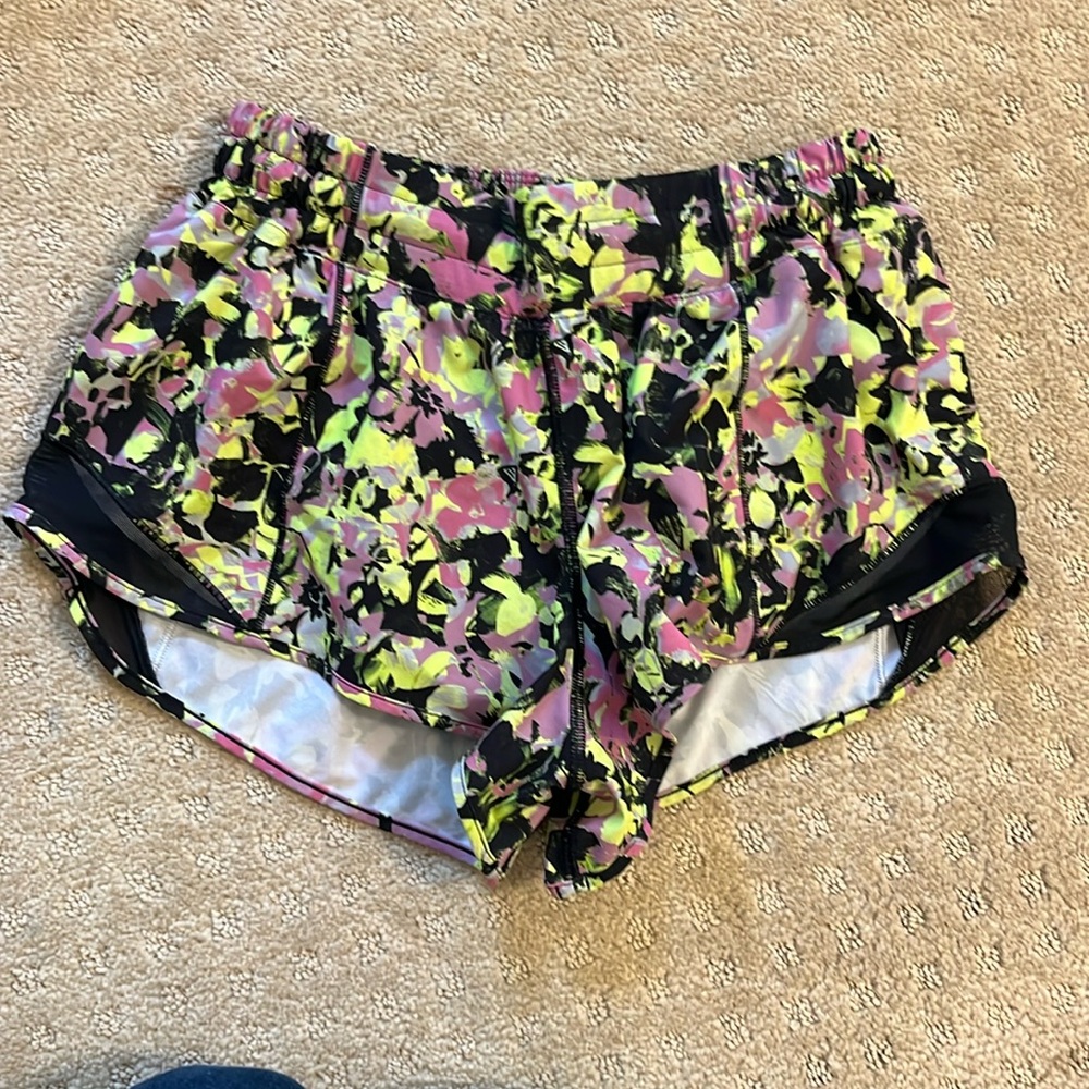 Lululemon hotty hot shorts - 2.5 inch inseam
